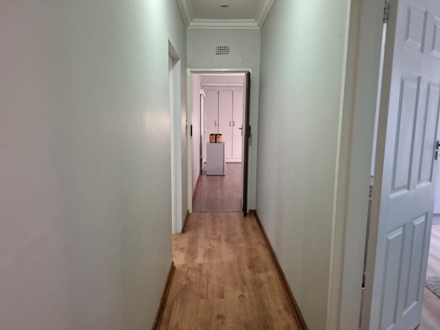 5 Bedroom Property for Sale in Langenhovenpark Free State